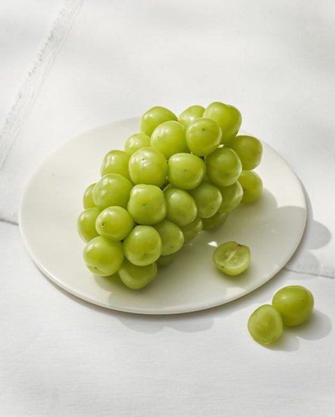 【Fresh Fruits】卵が大きい本物の韓国産シャインマスキャット(450g)