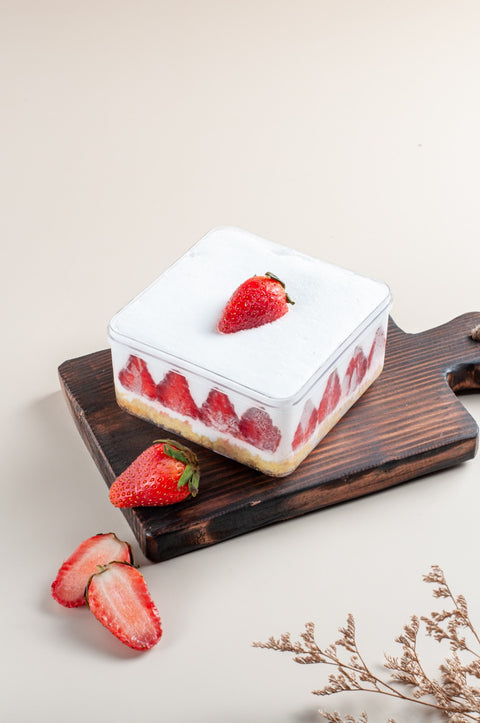 [ROSARY] Strawberry Cream Cake (10x10)